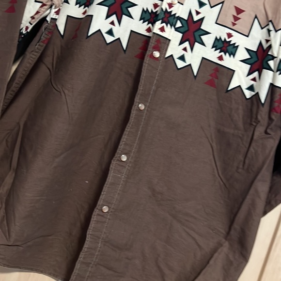 Western brown Aztec shirt, I think it’s kids XL but fit like M women - Picture 2 of 5